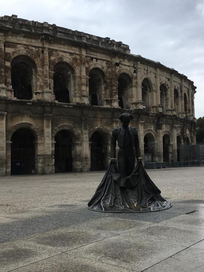 La Chambre Haute Et Son Spa Nimes Luaran gambar