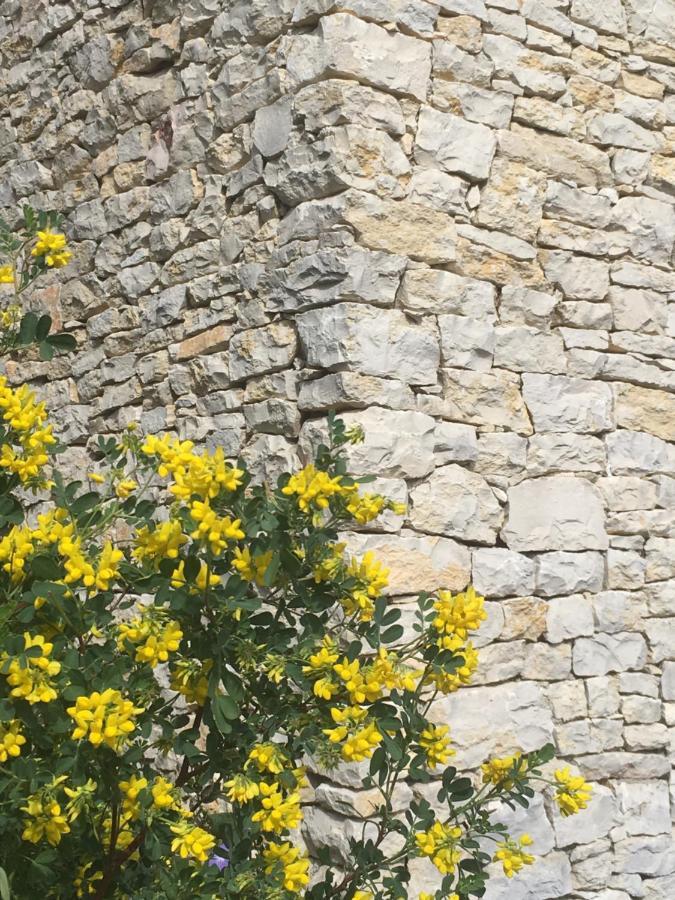La Chambre Haute Et Son Spa Nimes Luaran gambar