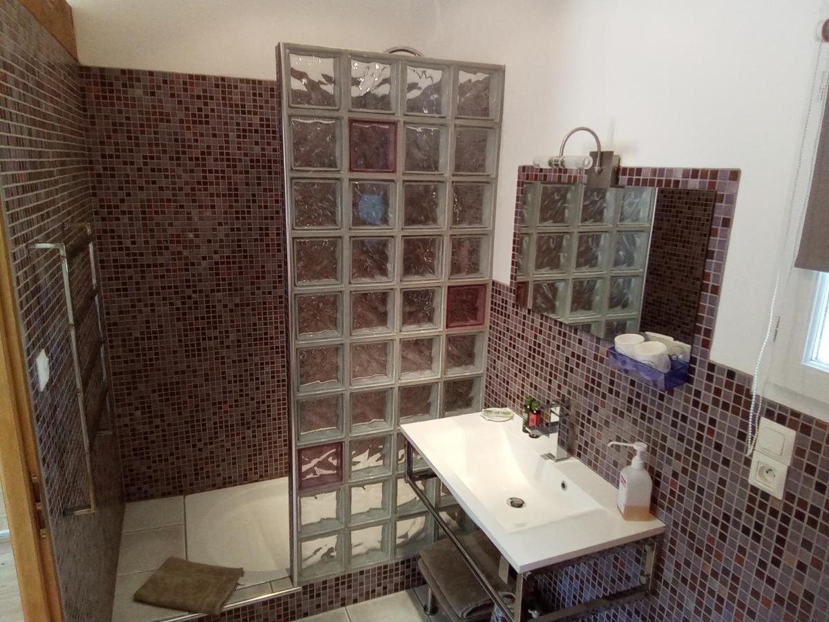 La Chambre Haute Et Son Spa Nimes Luaran gambar