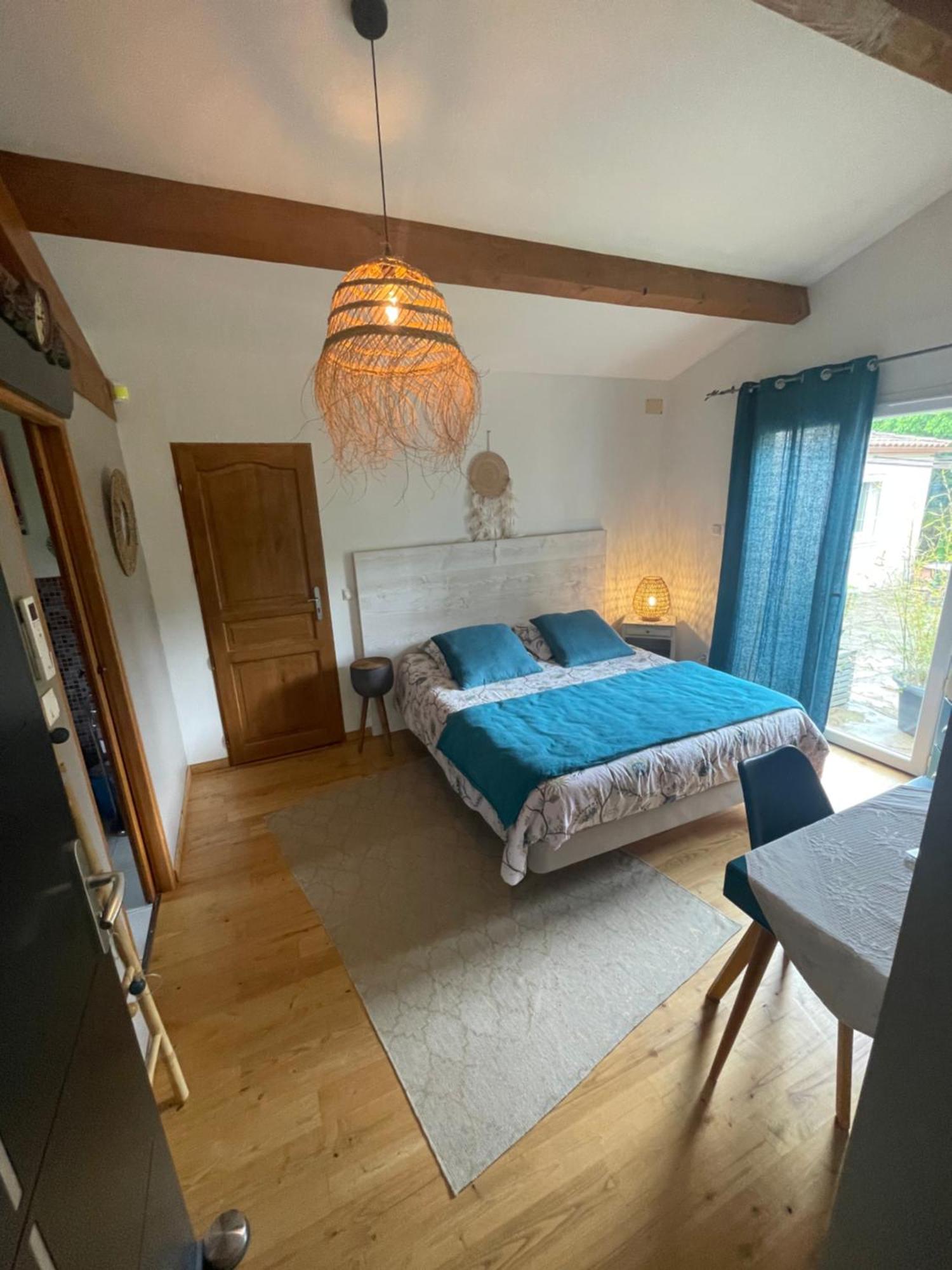 La Chambre Haute Et Son Spa Nimes Luaran gambar