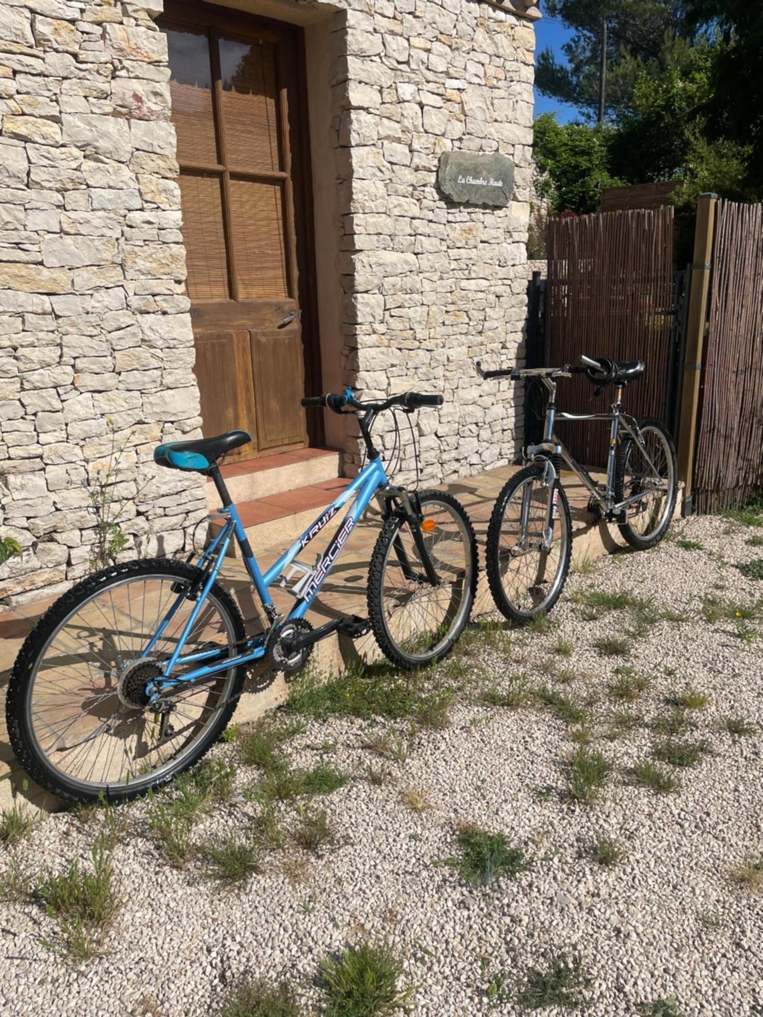 La Chambre Haute Et Son Spa Nimes Luaran gambar
